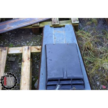 Motorhuv med snowcap Valmet 805